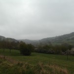 Leichter Nebel über dem Tal