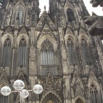 Westfassade des Kölner Doms im Panorama