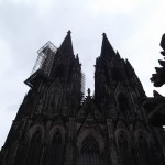 Die Westfassade von unten