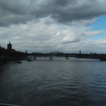 Auf die Deutzer Brücke, dahinter die Hohenzollern Brücke