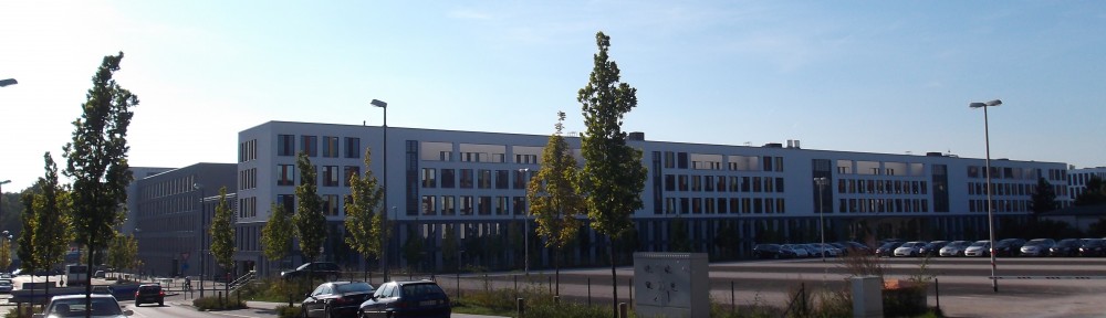 Das neue Verwaltungszentrum von der Weidenbornstraße gesehen.