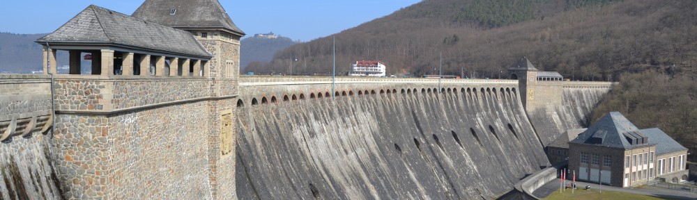Die Talsperre von Süden gesehen