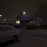 Das Verwaltungsgebäude der HLB im Dunkeln.