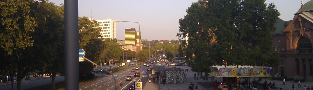 Blick vom Lillien Carré auf den Bahnhofsvorplatz