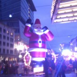 Ein aufblasbarer Weihnachtsmann