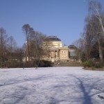 Blick über den "Warmen Damm" im Hintergrund das Staatstheater