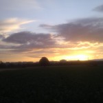 Sonntenuntergang hinter dem R+V-Gebäude